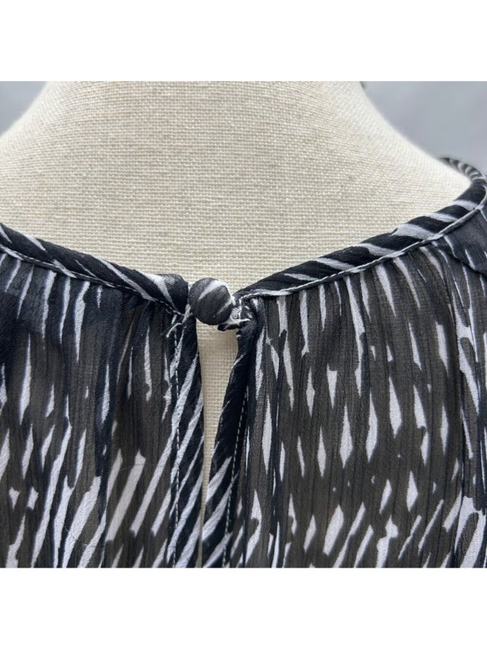 Sheer Black/Gray Tiered Maxi Dress By Simply Vera Small Belt Keyhole - Picture 5 of 16